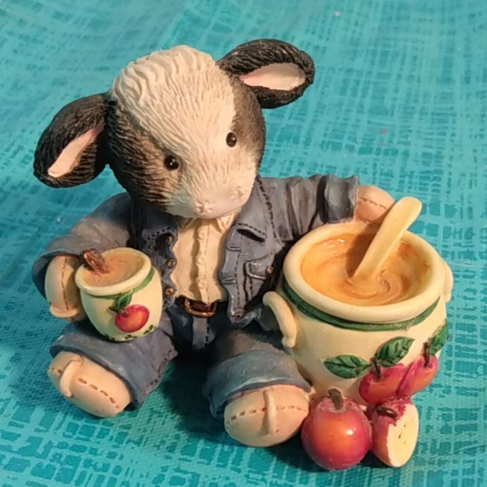 Mary's Moo Moos "Sweet, Warm and Wonderful"